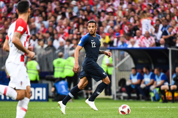 背后令人动 背后令人动