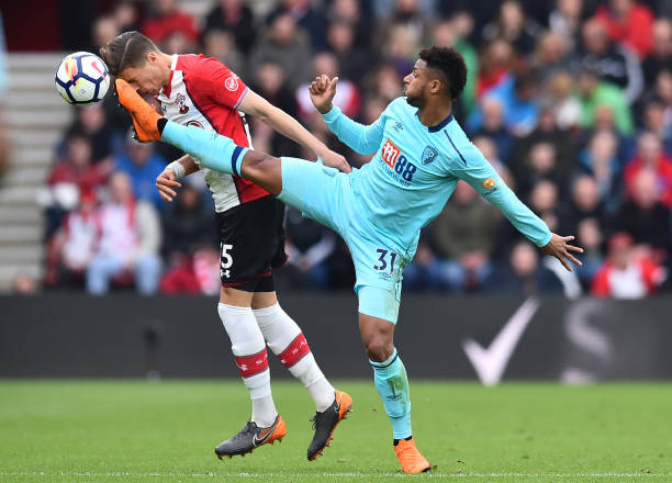 中展现出超 中展现出超