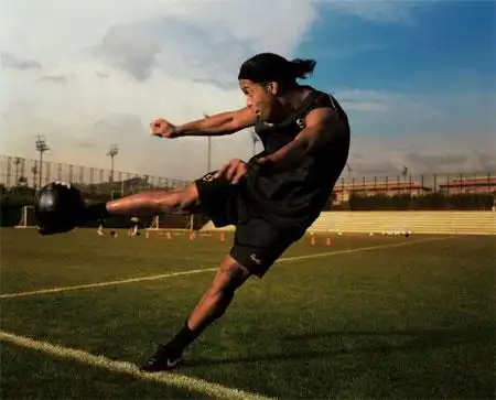 他承担起更 他承担起更