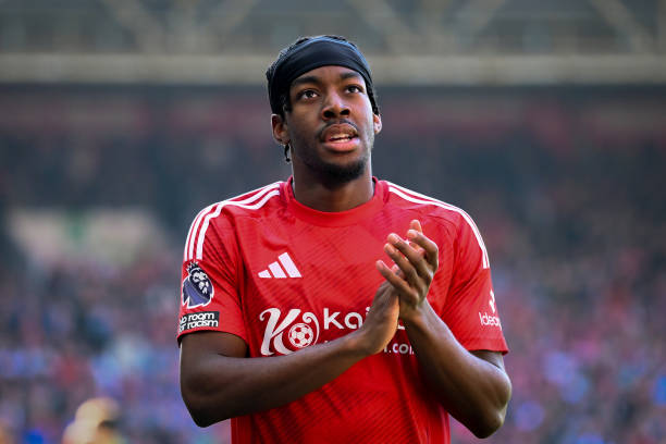 他依旧是队 他依旧是队